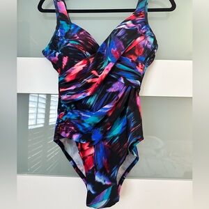 Miraclesuit one piece swimsuit size 8